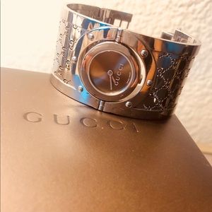 GUCCI twirl watch Authentic
